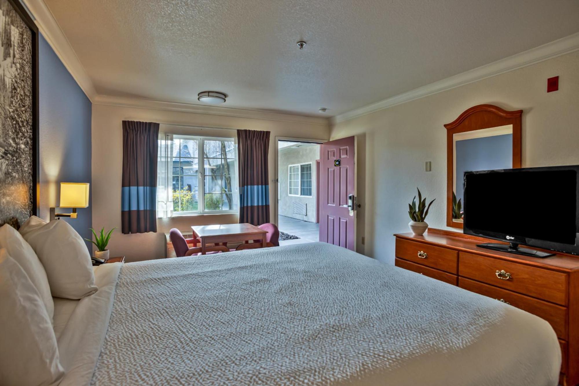 Creekside Inn & Suites Willits Exterior photo